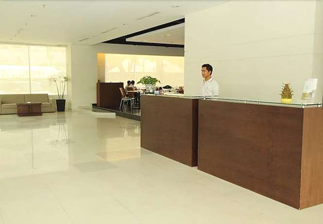 Imagen de los interiores del Hotel Triniti Jakarta. Foto 16