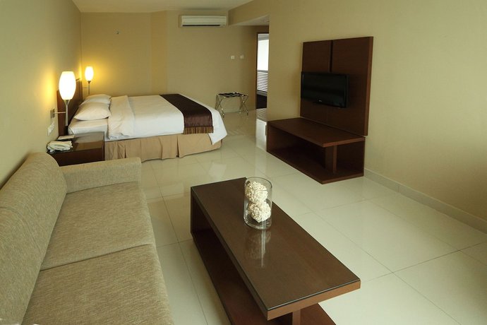 Imagen de la habitación del Hotel Triniti Jakarta. Foto 7