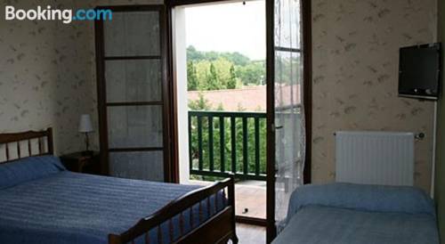 Imagen de la habitación del Hotel Trinquet. Foto 4