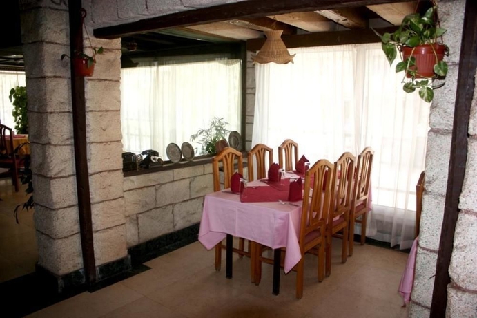 Imagen del bar/restaurante del Hotel Trio Caroline. Foto 4