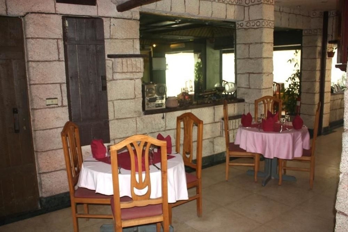 Imagen del bar/restaurante del Hotel Trio Caroline. Foto 5