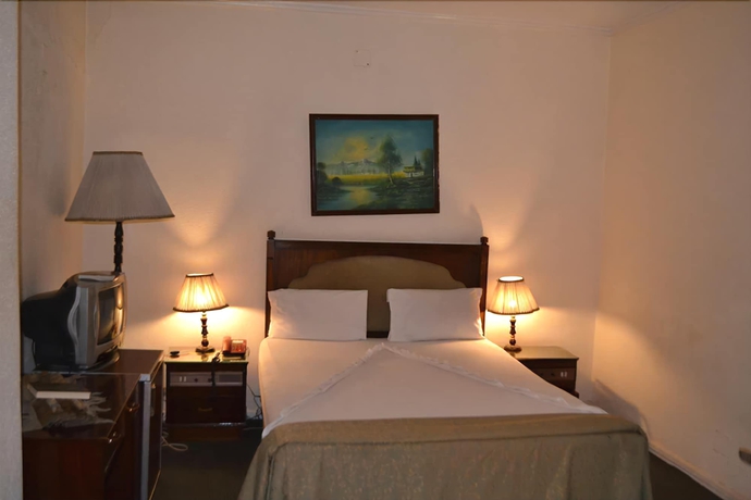 Imagen de la habitación del Hotel Trio Kaoud Sporting. Foto 4