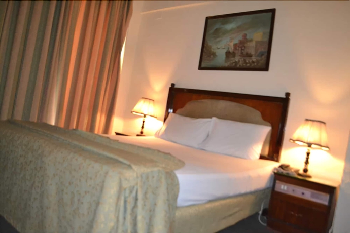Imagen de la habitación del Hotel Trio Kaoud Sporting. Foto 14