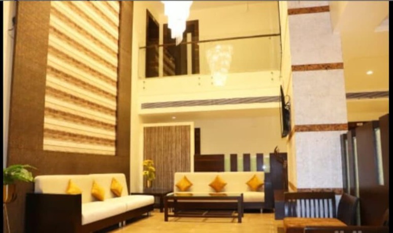 Imagen de los interiores del Hotel Trio Max. Foto 11