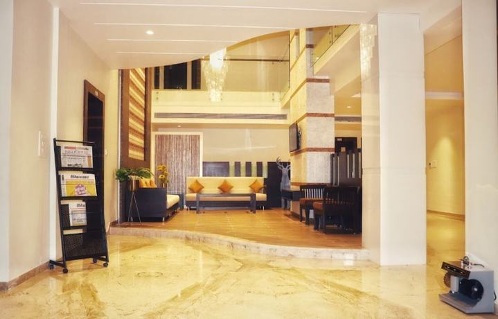 Imagen de los interiores del Hotel Trio Max. Foto 13