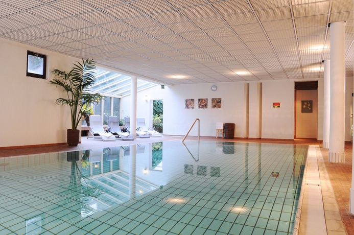 Imagen de la piscina del Hotel Trip Inn Bristol. Foto 16