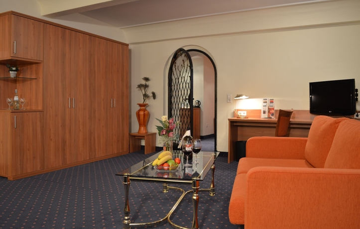 Imagen de los interiores del Hotel Trip Inn Uebachs. Foto 15