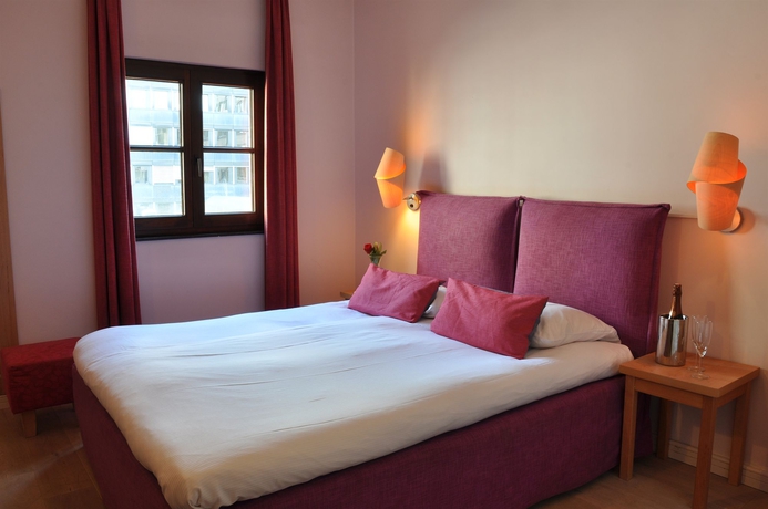 Imagen de la habitación del Hotel Tripinn Eden Antwerp. Foto 6