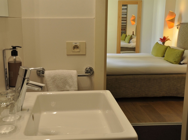 Imagen de la habitación del Hotel Tripinn Eden Antwerp. Foto 7