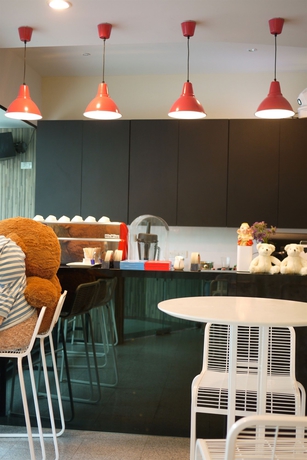 Imagen de los interiores del Hotel Triple 8 Inn Bangkok. Foto 16