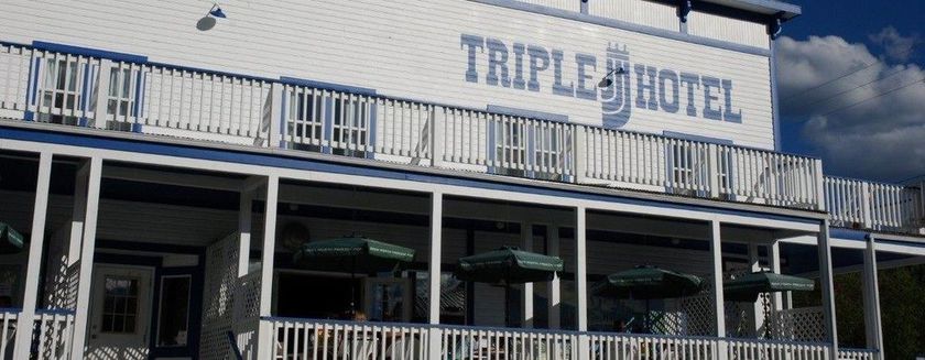 Imagen de los exteriores del Hotel Triple J and Cabins. Foto 15