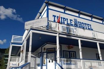 Imagen de los exteriores del Hotel Triple J and Cabins. Foto 16