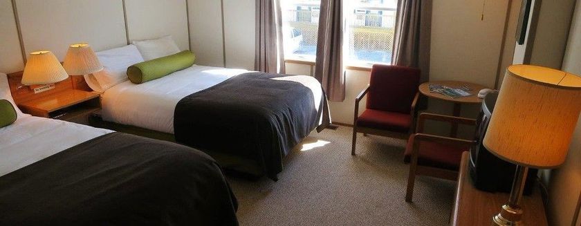 Imagen de la habitación del Hotel Triple J and Cabins. Foto 13