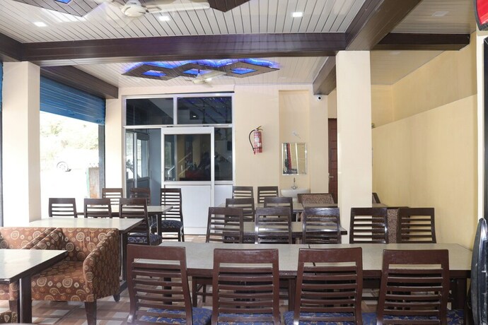 Imagen del bar/restaurante del Hotel Triple One Wonder Hill Mussoorie. Foto 16