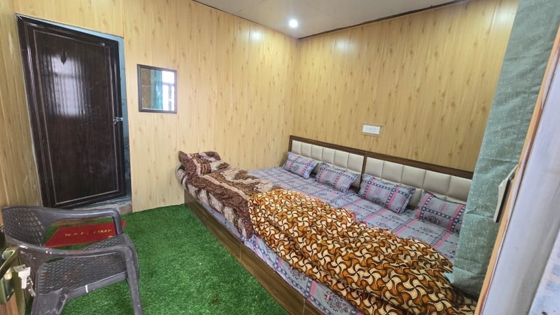 Imagen de la habitación del Hotel Triple S Residency. Foto 7