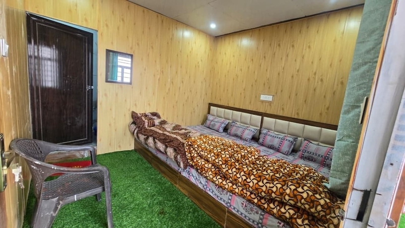 Imagen de la habitación del Hotel Triple S Residency. Foto 13