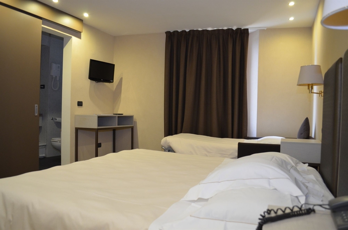 Imagen de la habitación del Hotel Tripoli, Desenzano del Garda. Foto 6