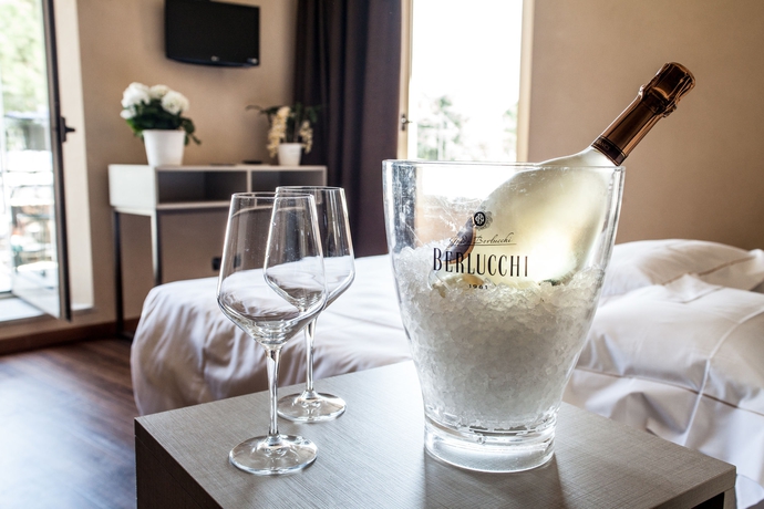 Imagen de la habitación del Hotel Tripoli, Desenzano del Garda. Foto 10