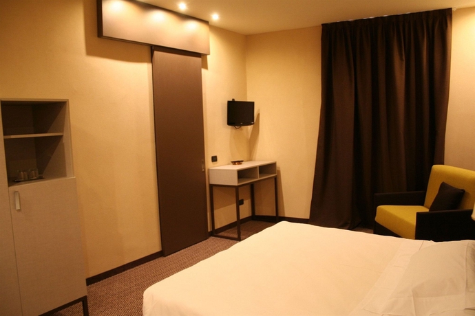 Imagen de la habitación del Hotel Tripoli. Foto 13