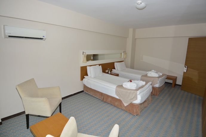 Imagen de la habitación del Hotel Tripolis. Foto 8