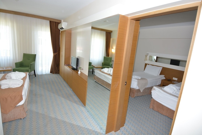 Imagen de la habitación del Hotel Tripolis. Foto 9