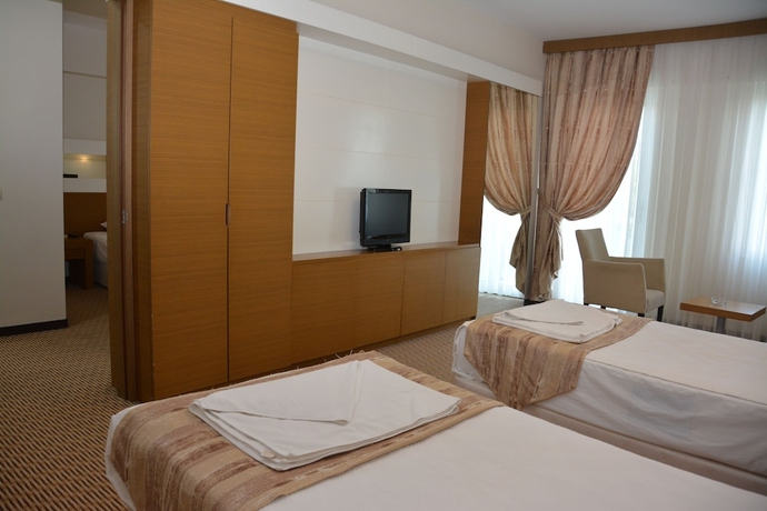 Imagen de la habitación del Hotel Tripolis. Foto 10