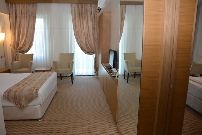 Imagen de la habitación del Hotel Tripolis. Foto 11