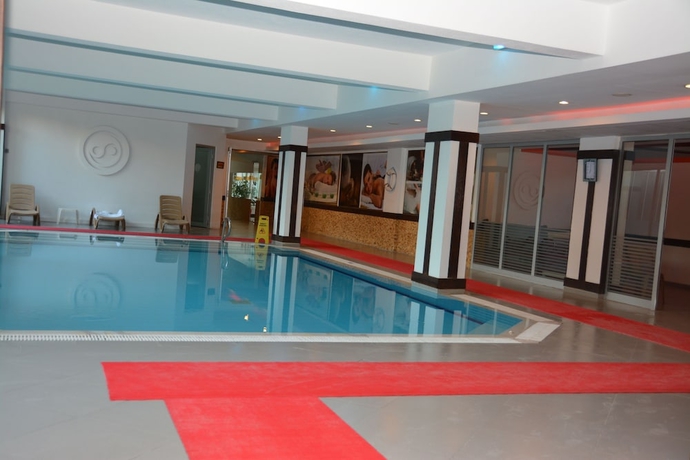 Imagen de la piscina del Hotel Tripolis. Foto 19