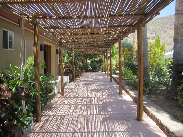 Imagen de los exteriores del Hotel Tripui. Foto 11