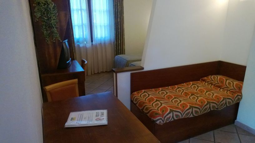 Imagen de la habitación del Hotel Tris. Foto 2