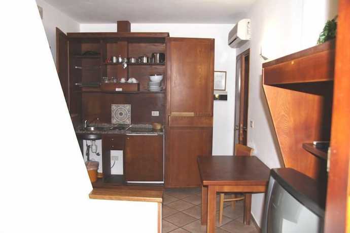 Imagen de la habitación del Hotel Tris. Foto 4