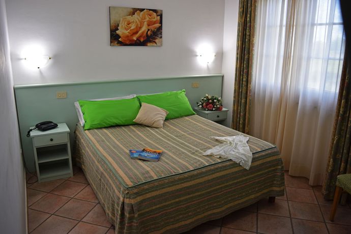 Imagen de la habitación del Hotel Tris. Foto 6