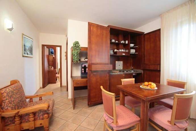 Imagen de la habitación del Hotel Tris. Foto 10