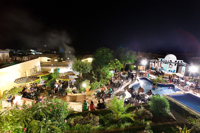 Imagen de la piscina del Hotel Triscinamare Hotel- Residence. Foto 12