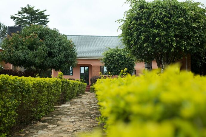 Imagen de los exteriores del Hotel Trisek. Foto 17