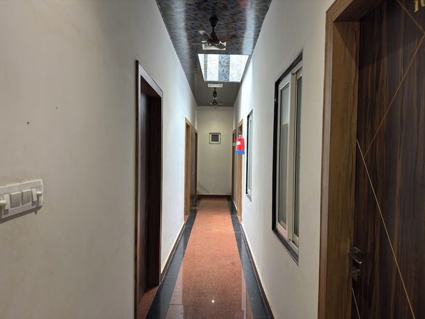 Imagen de los interiores del Hotel Trishika Residency. Foto 13