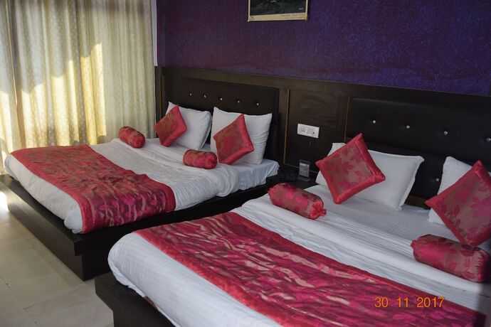 Imagen de la habitación del Hotel Trishul. Foto 2