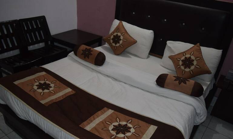 Imagen de la habitación del Hotel Trishul. Foto 18