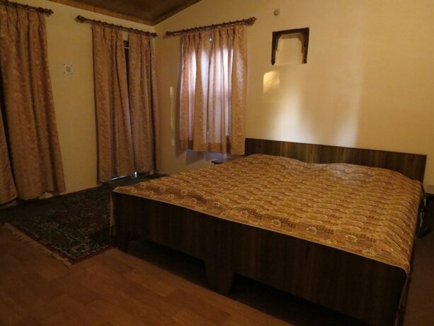 Imagen general del Hotel Trishul Orchard Resort. Foto 2