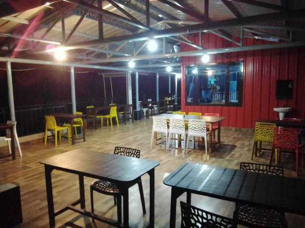 Imagen del bar/restaurante del Hotel Trishul Regency. Foto 10