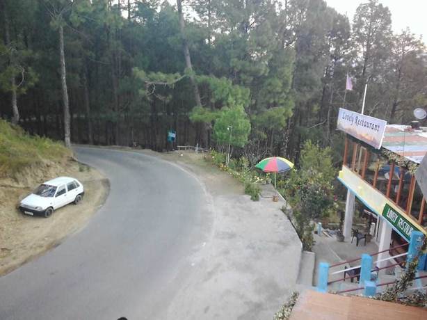 Imagen de los exteriores del Hotel Trishul Regency. Foto 19
