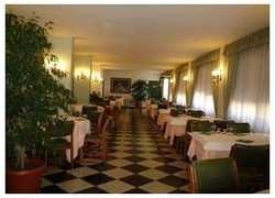 Imagen general del Hotel Tristaina. Foto 4
