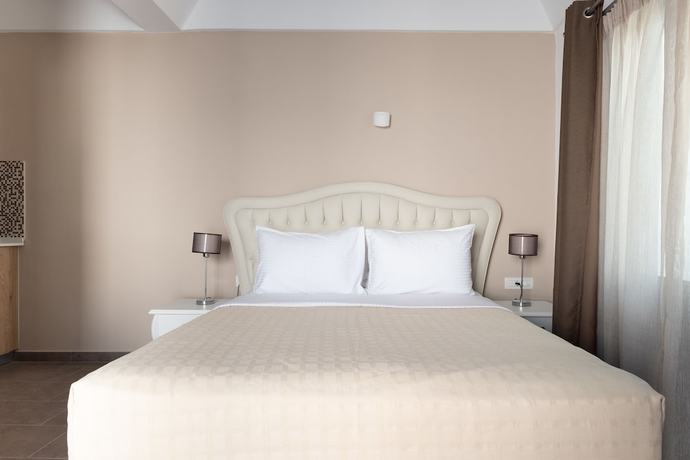 Imagen de la habitación del Hotel Tristhenia. Foto 2