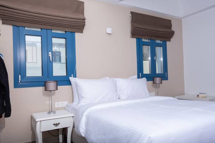 Imagen de la habitación del Hotel Tristhenia. Foto 4