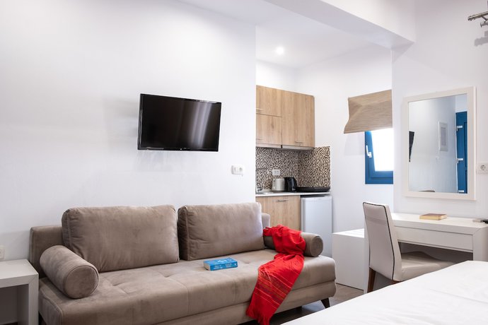 Imagen de la habitación del Hotel Tristhenia. Foto 9