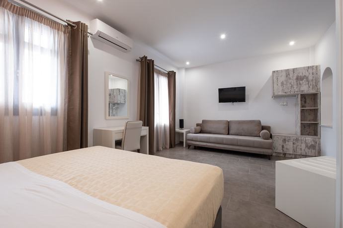 Imagen de la habitación del Hotel Tristhenia. Foto 11