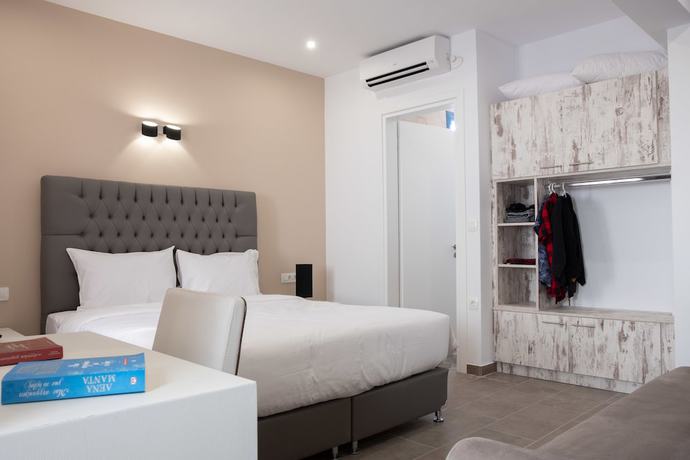 Imagen de la habitación del Hotel Tristhenia. Foto 14