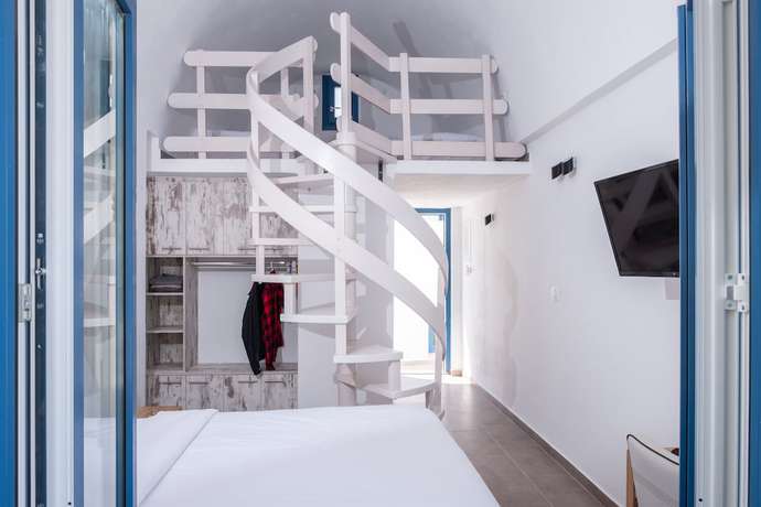 Imagen de la habitación del Hotel Tristhenia. Foto 19