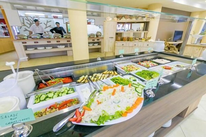 Imagen del bar/restaurante del Hotel Triton Authentic Cretan. Foto 4
