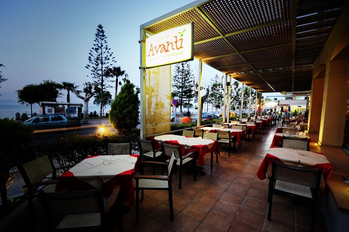 Imagen del bar/restaurante del Hotel Triton, Cos Ciudad. Foto 6